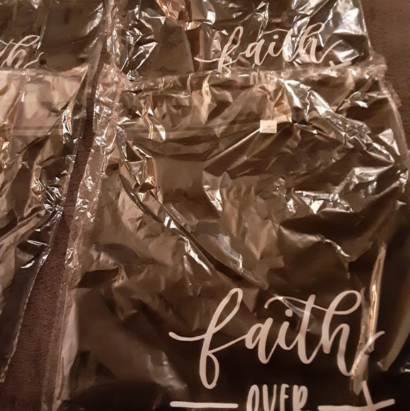 NWOT Faith Shirt Graphic Tee - Picture 2 of 2